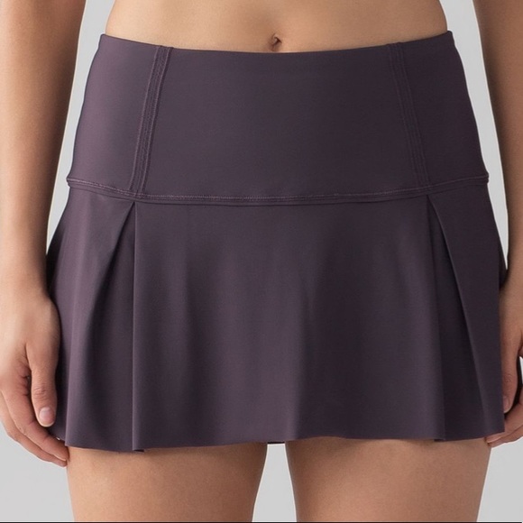 lululemon athletica Dresses & Skirts - Lululemon Lost In Pace Skirt size 8